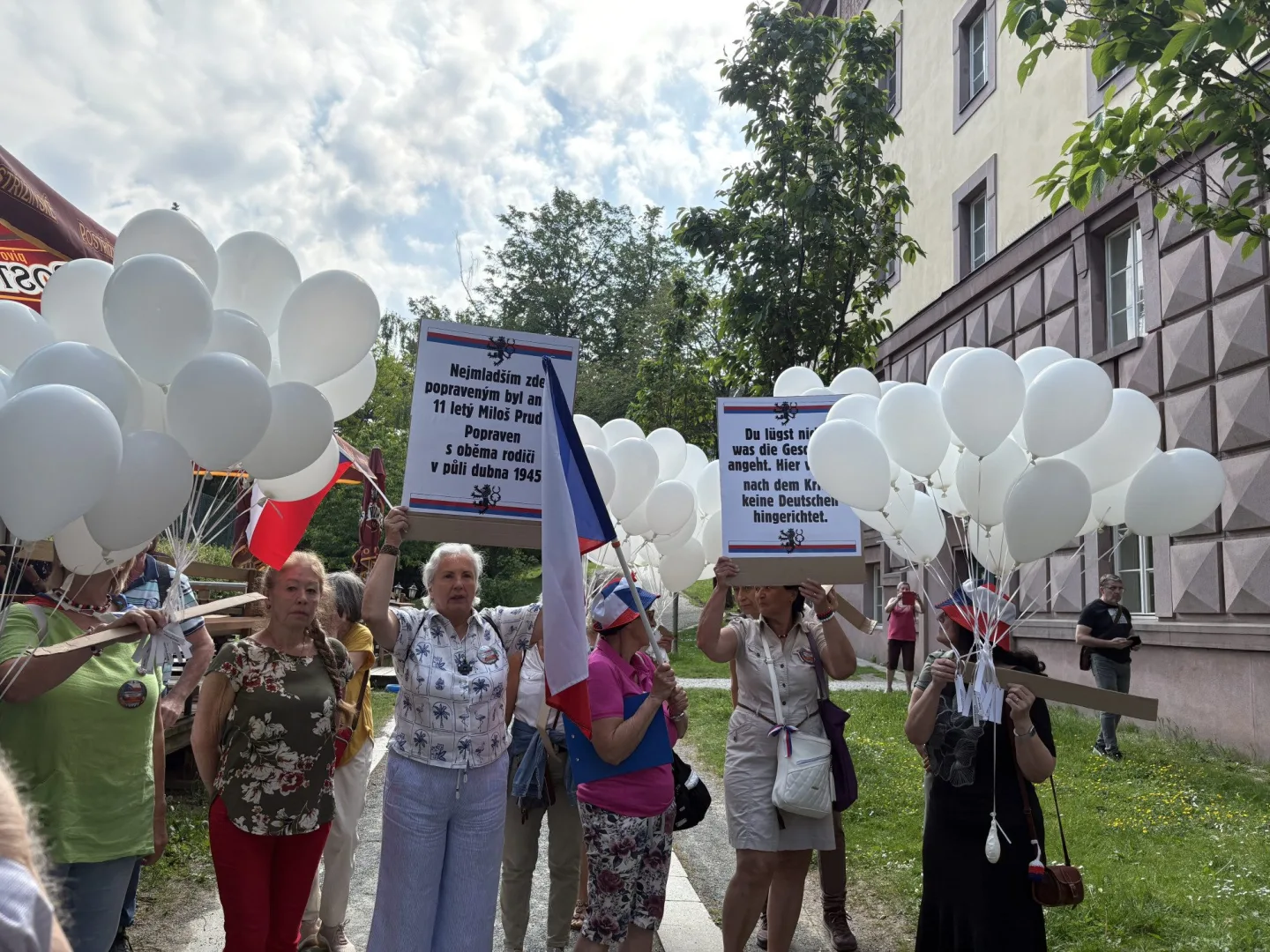 Společná pieta v Brně. Sudetští Němci i Češi uctili oběti okupace u Kounicových kolejí