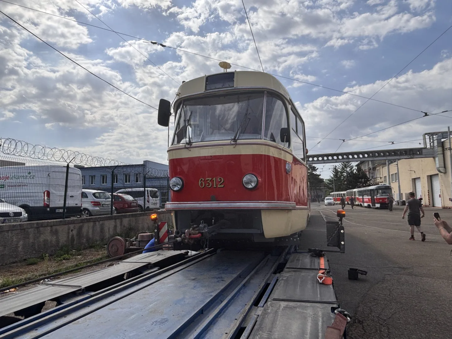 Brněnští technici vrací život pražským retro tramvajím. Opraví jich celkem šest