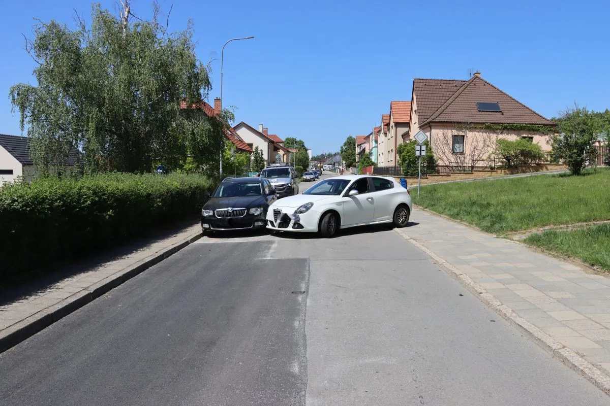 Opilé řidičky zaměstnaly jihomoravské policisty. Jedna zablokovala silnici, druhá utíkala