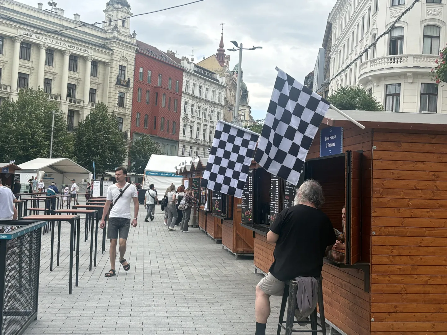 Kolik stojí pivo nebo pizza? Drbna zmapovala ceny ve fanzóně MotoGP
