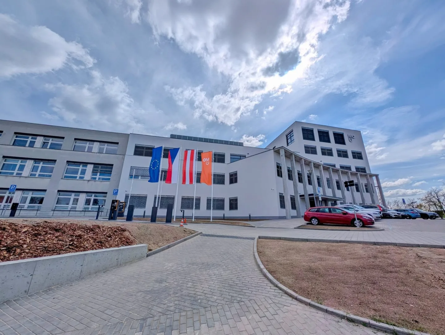 Klinické studie pomáhají v Česku tisícům pacientů. Jejich budoucnost je však nejistá