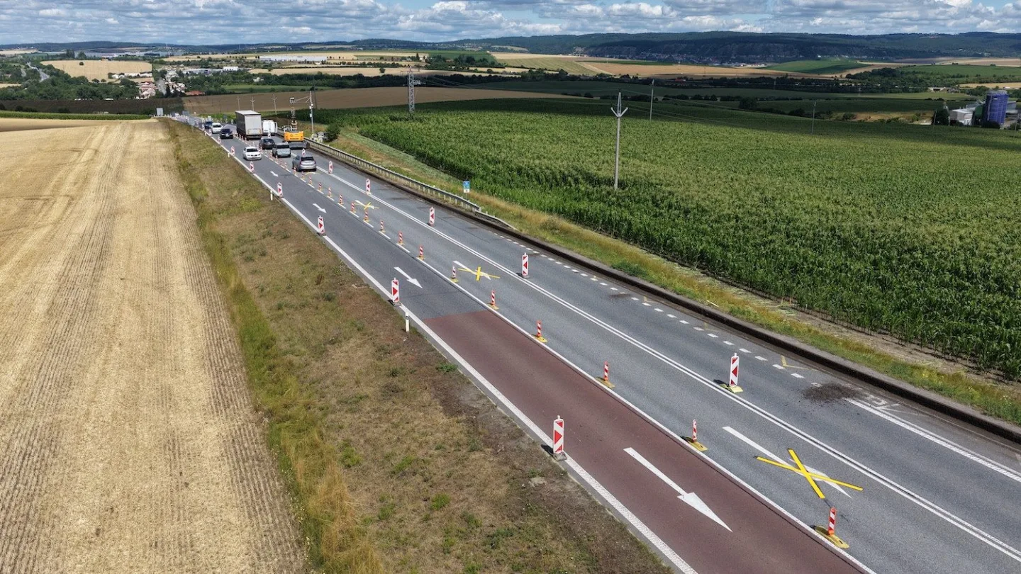 Dopravní omezení na Vyškovsku. Silničáři opravují povrchy i křižovatku