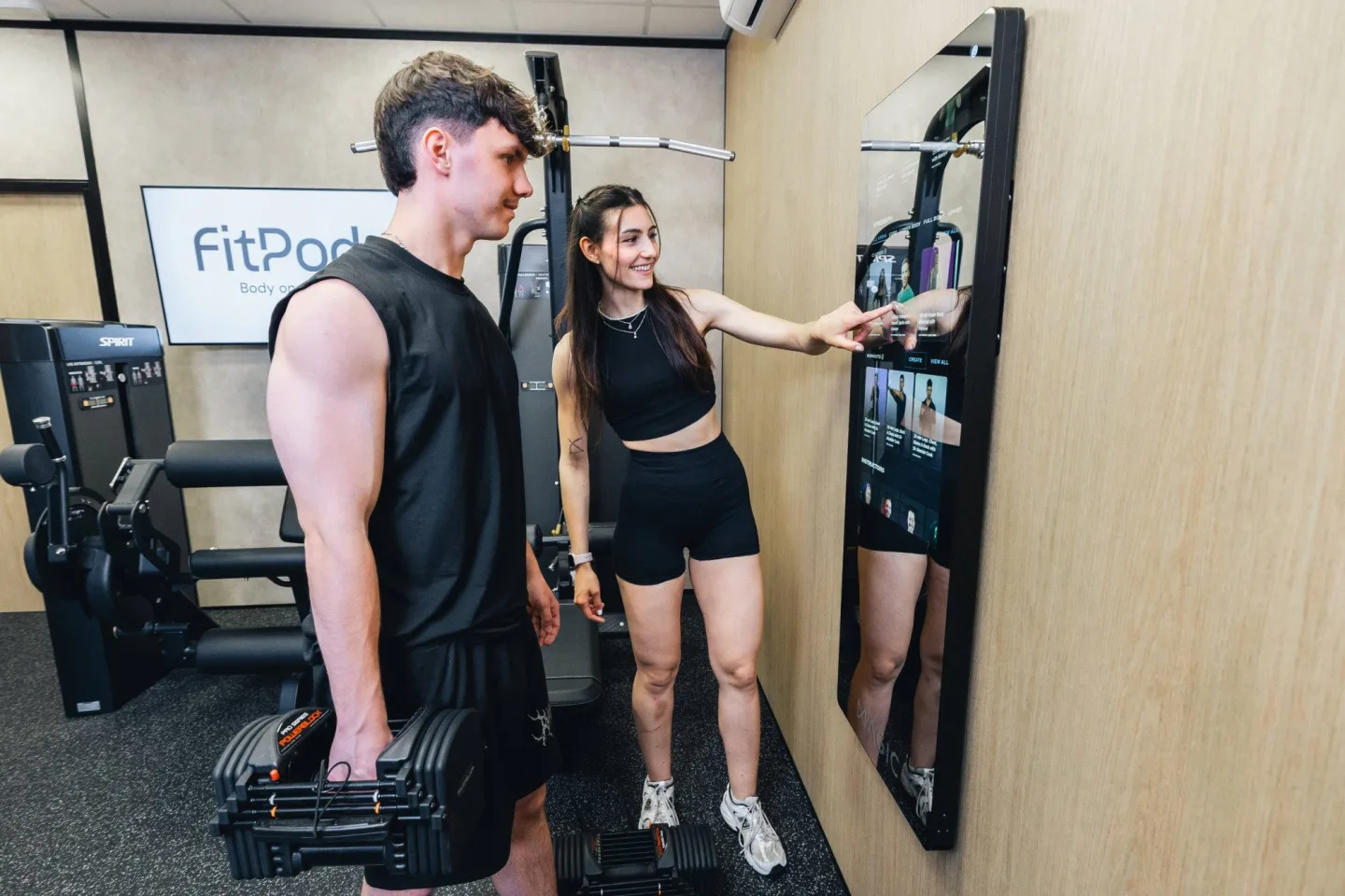 FitPods přináší do Brna nový způsob cvičení – celou posilovnu máte jen pro sebe