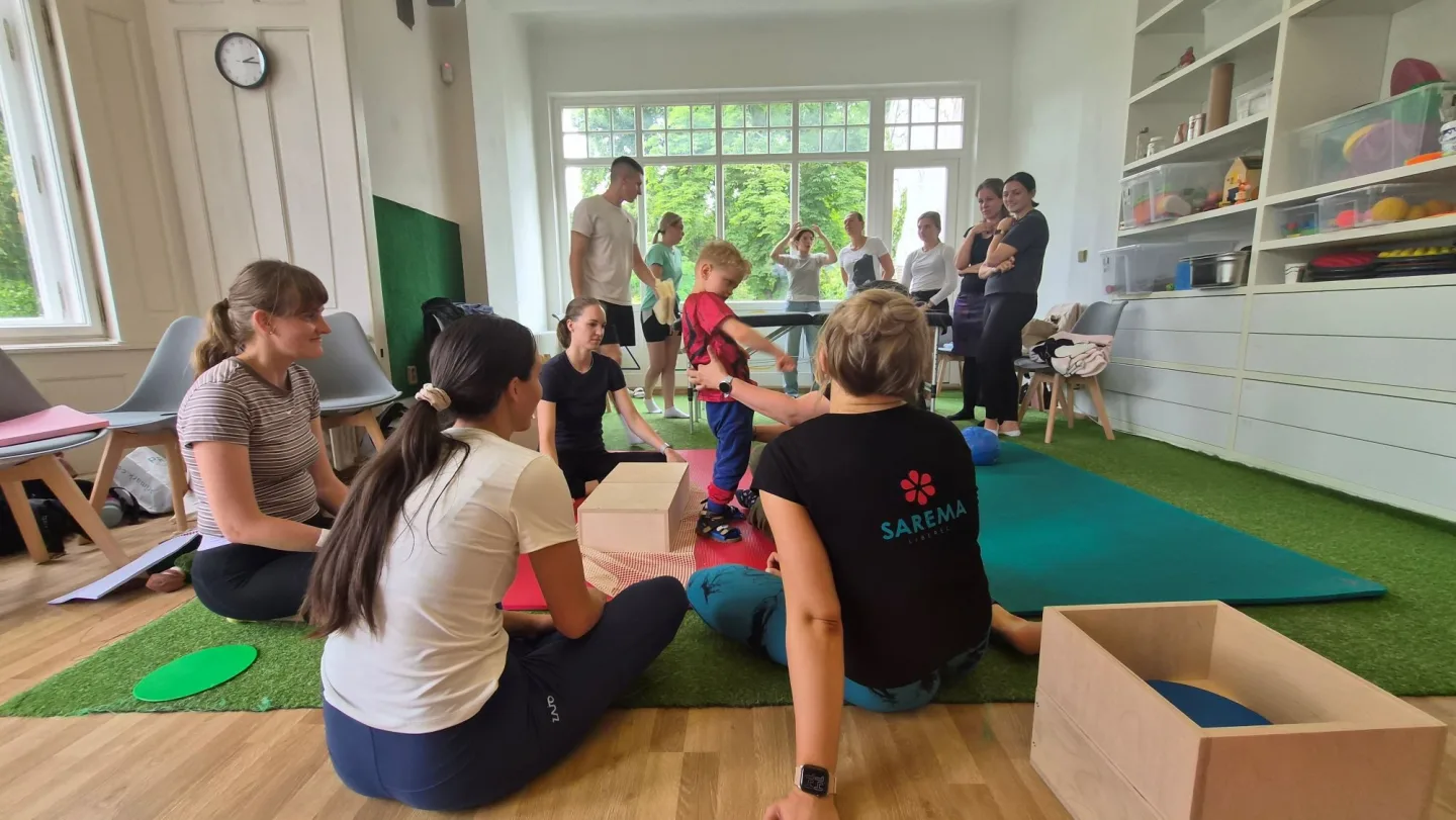 Centrum SAREMA Brno rozšiřuje péči. Moderní neurorehabilitace pomáhá dětem i dospělým