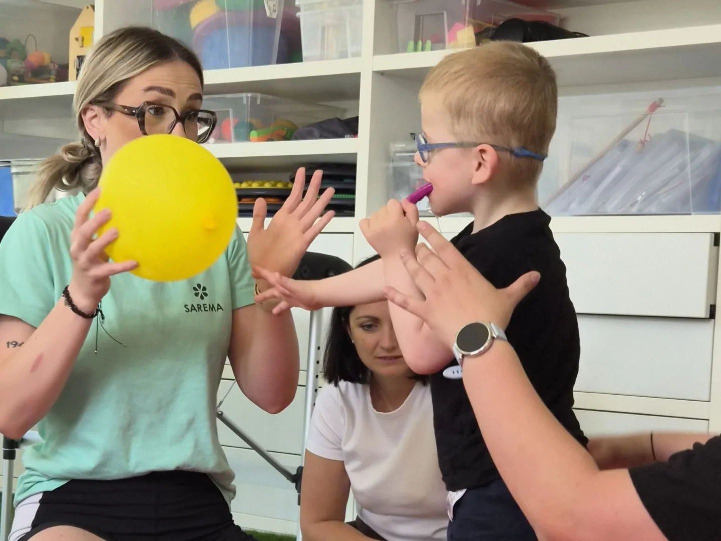 Centrum SAREMA Brno rozšiřuje péči. Moderní neurorehabilitace pomáhá dětem i dospělým