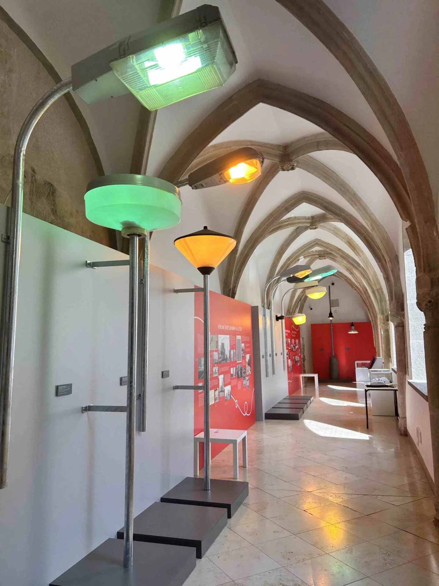 Od luceren k LED lampám. Brno slaví 245 let veřejného osvětlení výstavou