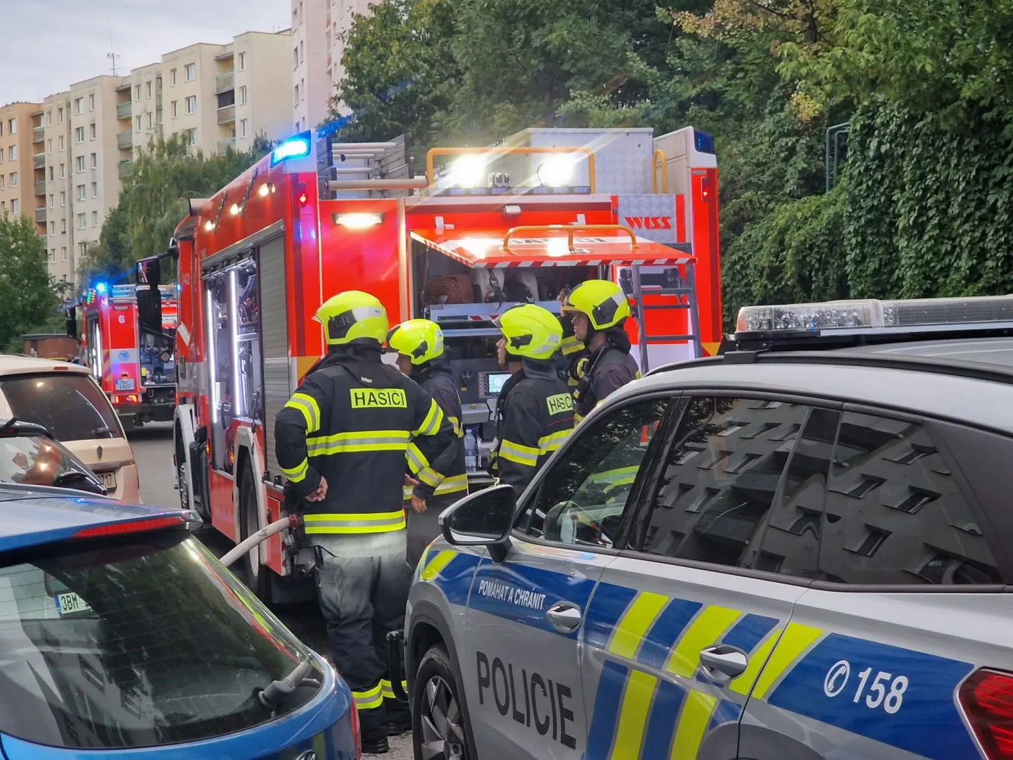 Plameny šlehající z oken a zakouřené chodby. Brno se probudilo do ohnivého rána