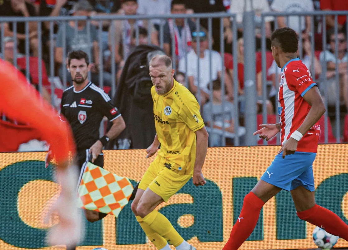 Fotbalisté Zbrojovky zdolali Hradec 1:0 a posunuli se na druhé místo tabulky