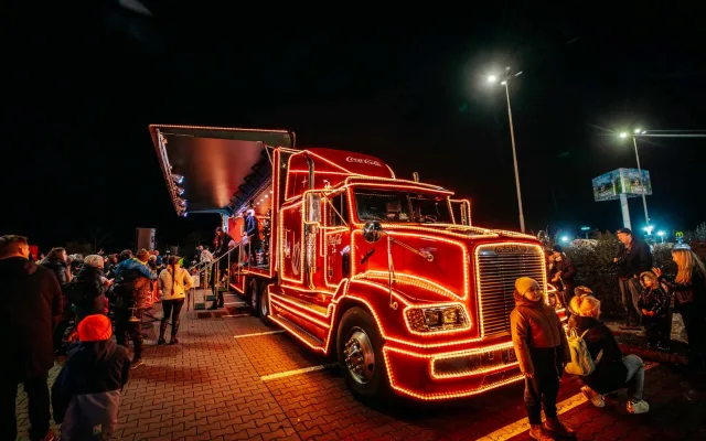 Vánoční kamion Coca-cola opět přijíždí do Česka