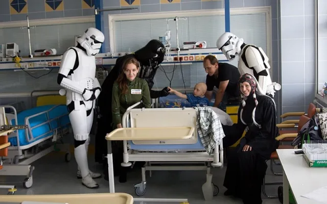 501. legie ze Star Wars navštívila Kliniku dětské onkologie Fakultní nemocnice Brno