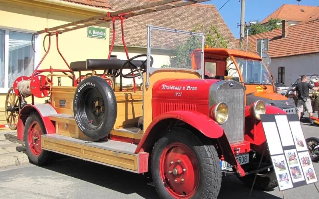 Historická hasičská stříkačka Škoda 125, rok výroby 1927