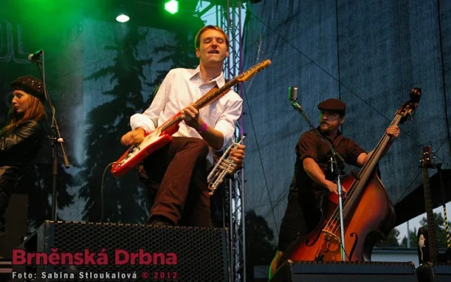 Kytarista skupiny Tleskač to opravdu rozjel, se svojí kapelou jeli na 110 procent