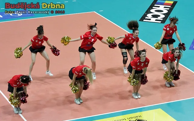 Hell´s Cheerleaders bavily budějcké publikum