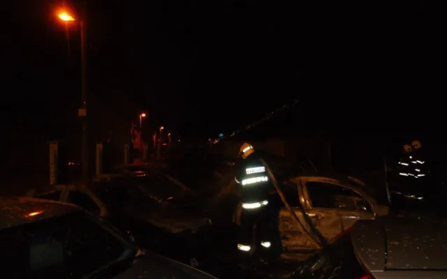 Požár v autobazaru3