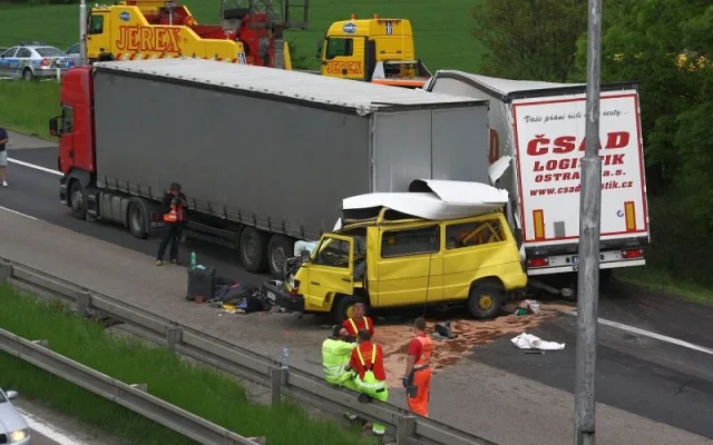 Dálnici D1 blokuje na 190. kilometru nehoda