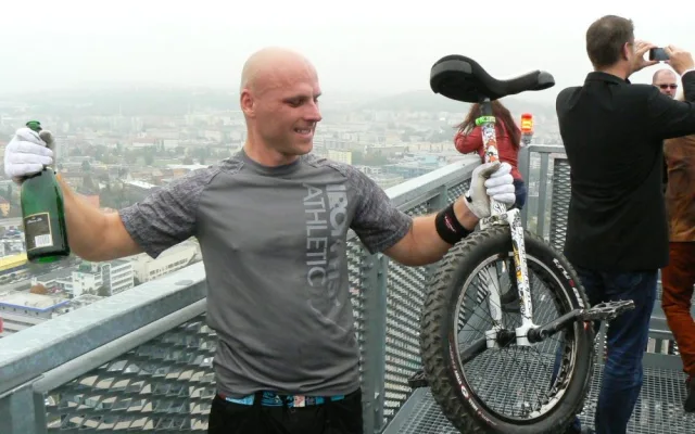 Rekord ve výstupu na jednokolce, foto: Pavel Jelínek, TV Motormix