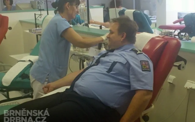 Krev daroval také ředitel jihomoravských policistů Leoš Tržil, foto: Brněnská Drbna, David Zouhar