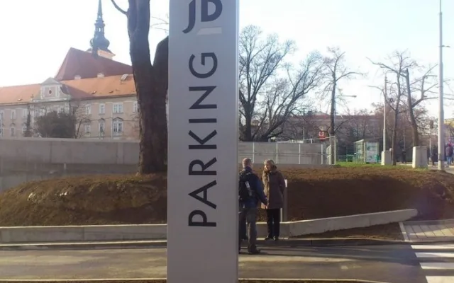 Parkoviště pojme čtyři stovky aut, foto: Brněnská Drbna, David Zouhar