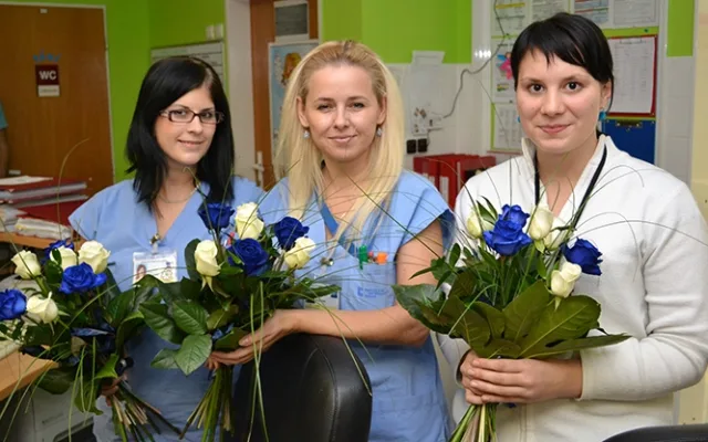Hokejisté Komety na dětské onkologii, foto: HC Kometa
