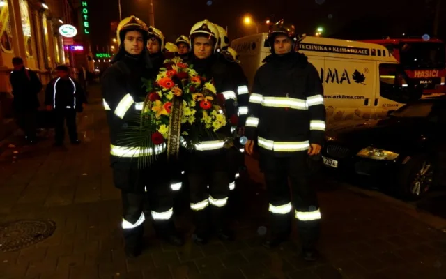 Pietní akt v OC Letmo, foto: HZS JMK