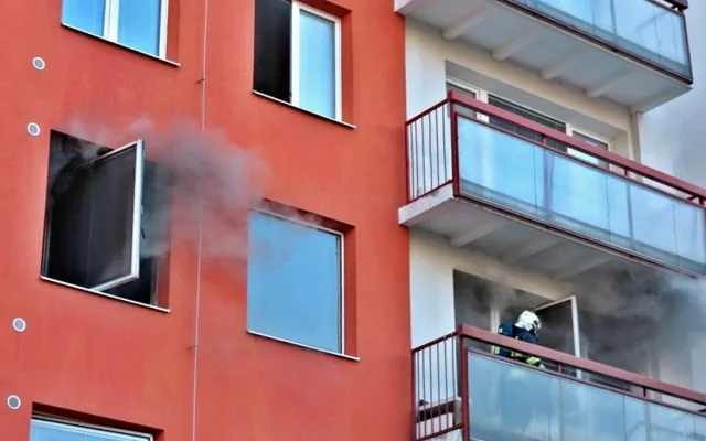 Hasiči likvidovali požár v Prušánecké ulici na Vinohradech, foto: hasiči JMK