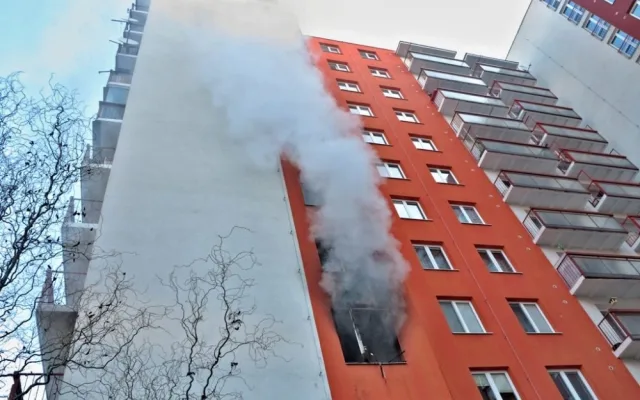 Hasiči likvidovali požár v Prušánecké ulici na Vinohradech, foto: hasiči JMK