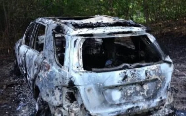 Když už muž auto nepotřeboval, zapálil ho, foto: Policie ČR