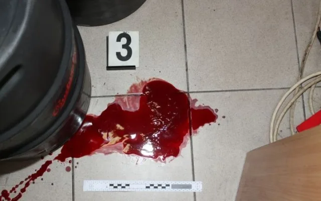 Následky útoku neznámého muže v nonstopu v Bohunicích, foto: Policie ČR