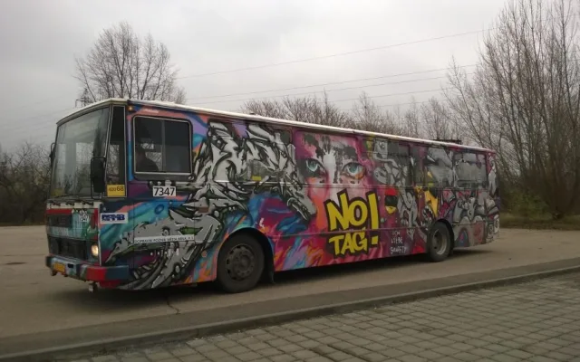 vandalbus2