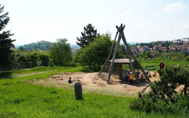Nové dětské hřiště na Kraví hoře