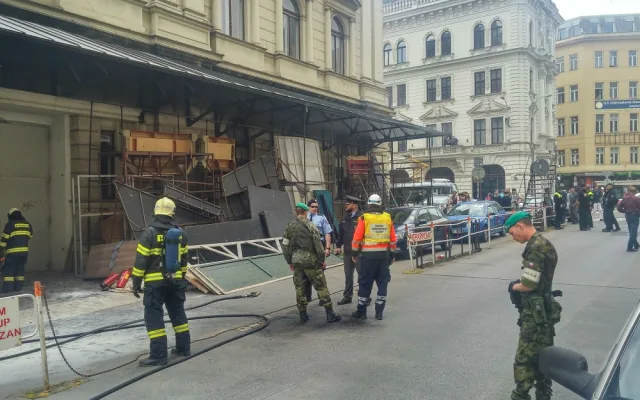 V Mahenově divadle hořely kulisy