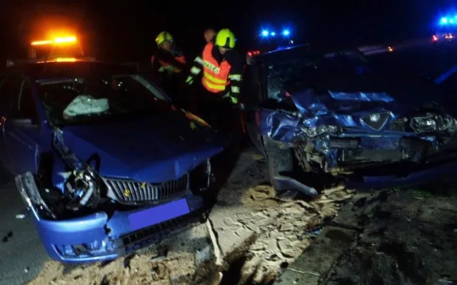 Šest lidí se zranilo při noční nehodě u Kývalky na Brněnsku