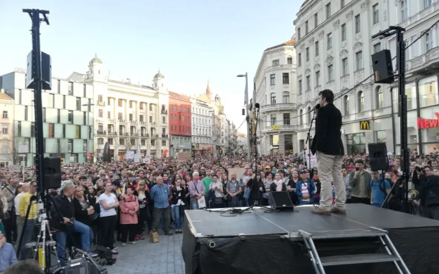 Shromáždění na náměstí Svobody