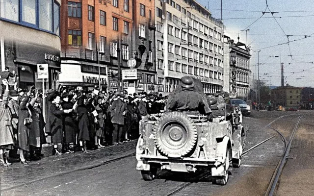 doležel koláž brno hitler14