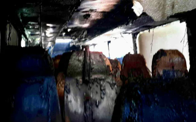 autobus fire4