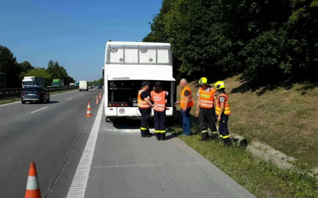 autobus děti plameny4