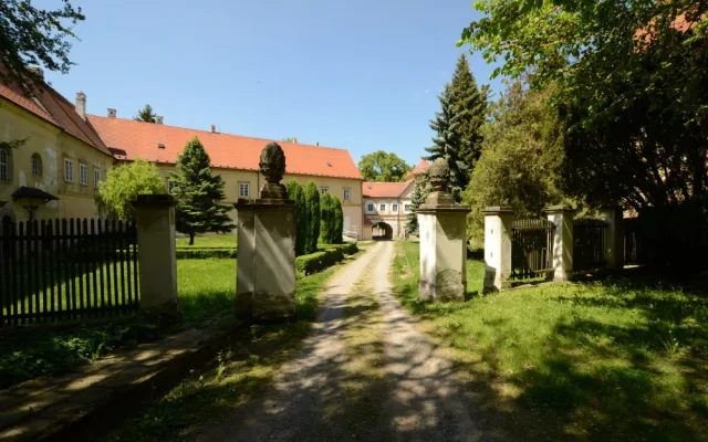 račice zámek4