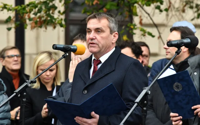 sZdroj: MMB