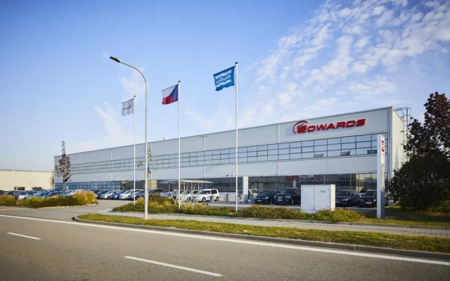 Servisní technologické centrum Edwards hledá nové zaměstnance, zájem je hlavně o kutily