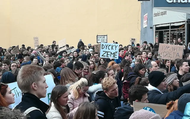 Studenti v Brně stávkovali za klima