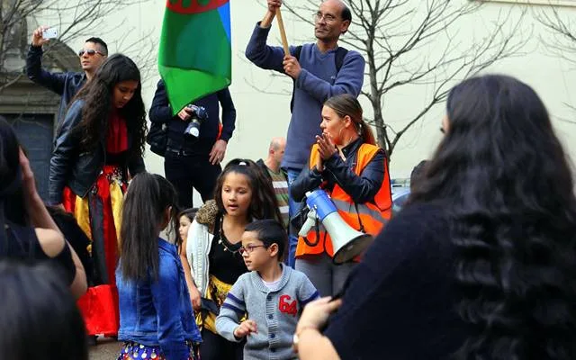 Momentky z romského průvodu