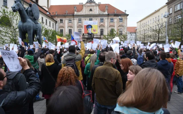 Demonstrace na Moravském náměstí