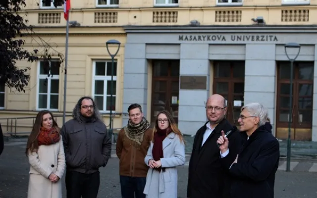 Výstava na Žerotínově náměstí vypráví příběh o nejtemnějším období Masarykovy univerzity