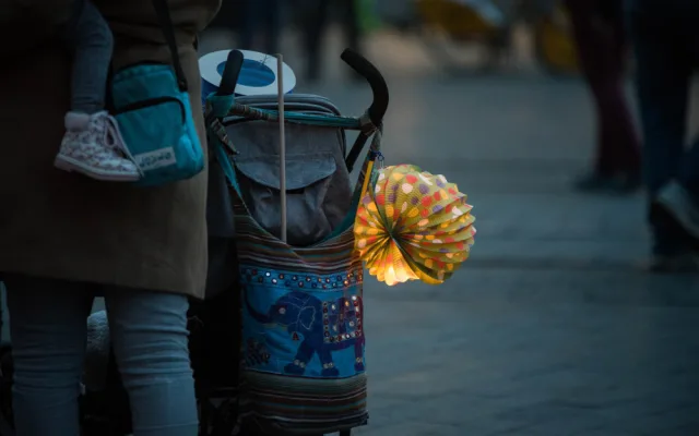 Při národní hymně bylo na místě okolo tří tisíc lidí. FOTO: Tomáš Hrivňák