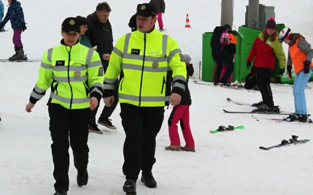 Policisté na svahu