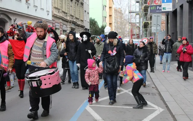 Masopustního průvodu se zúčastnili i nejmenší