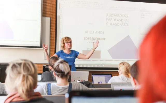 Czechitas v karanténě pracují na online vzdělávání a spustili nové kurzy