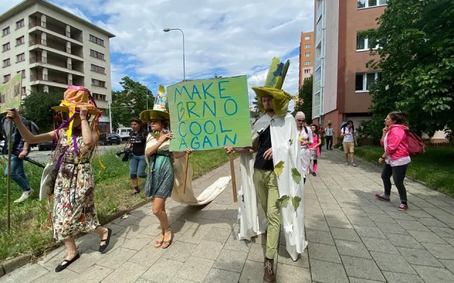 FOTO/VIDEO: Alegorický pochod v Brně upozornil na nedostatek opatření na ochranu klimatu v novém územním plánu