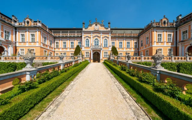 Versailles v Nových Hradech