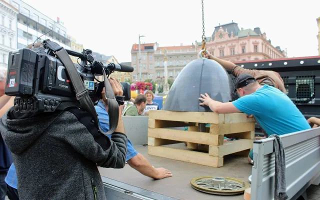 Černá chlouba Brna se porouchala, ikonický orloj na náměstí Svobody přestal vydávat kuličky